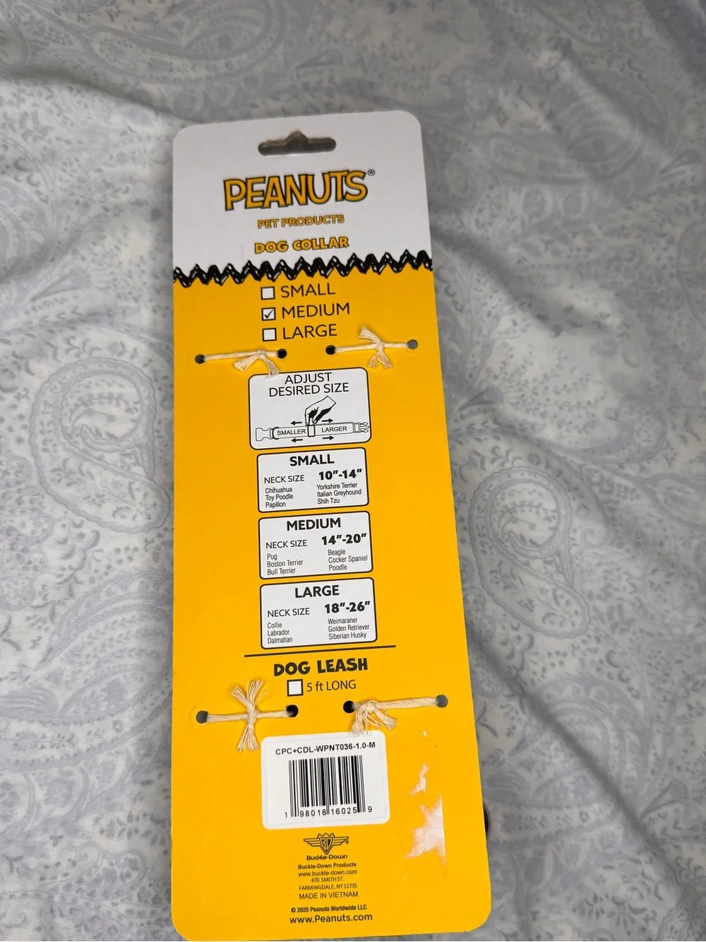 Peanuts Charlie Brown, Snoopy & Gang Medium Dog Collar & 5 foot Leash